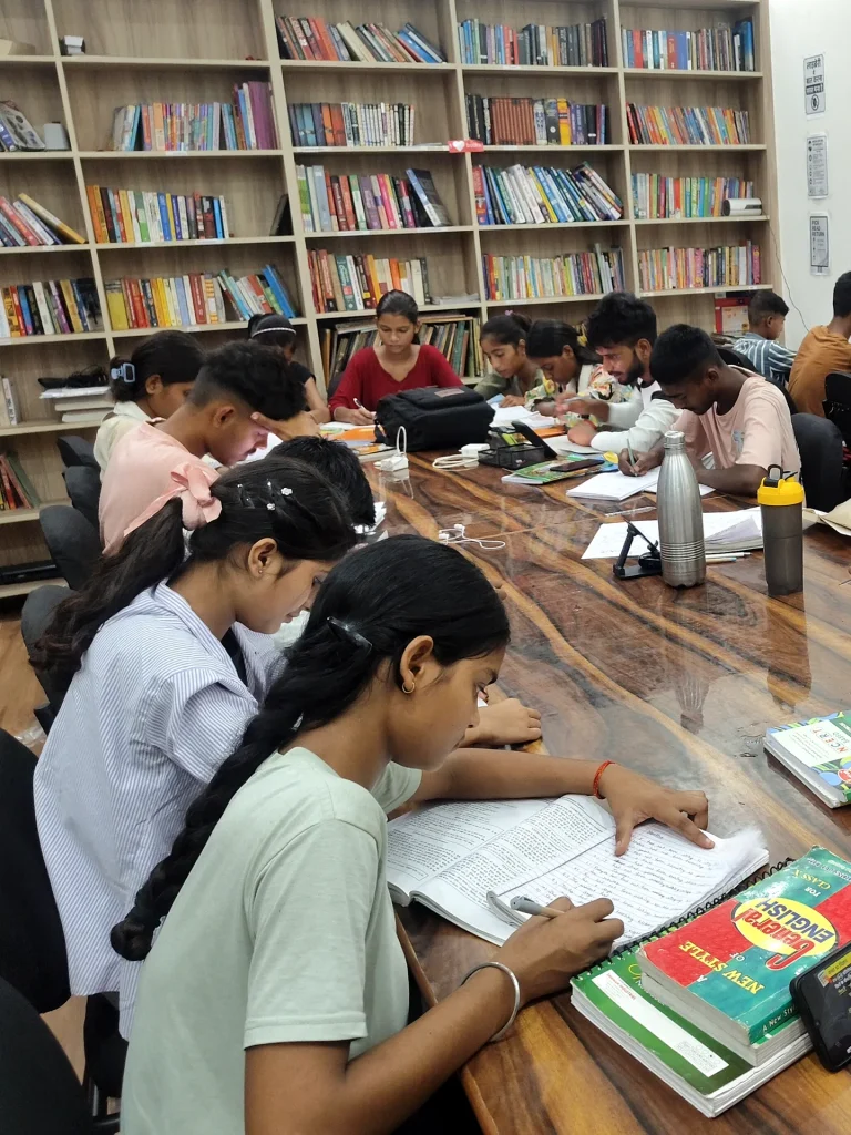 The reading room in full use